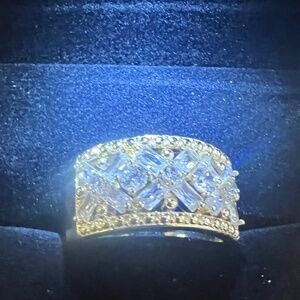 Beautiful Women’s Ring - Size 8